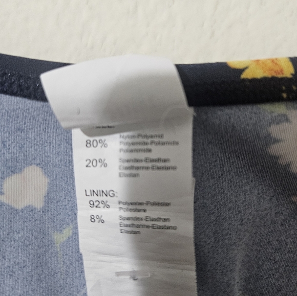 Cupshe Ditsy One Piece Swimsuit - Picture 9 of 9